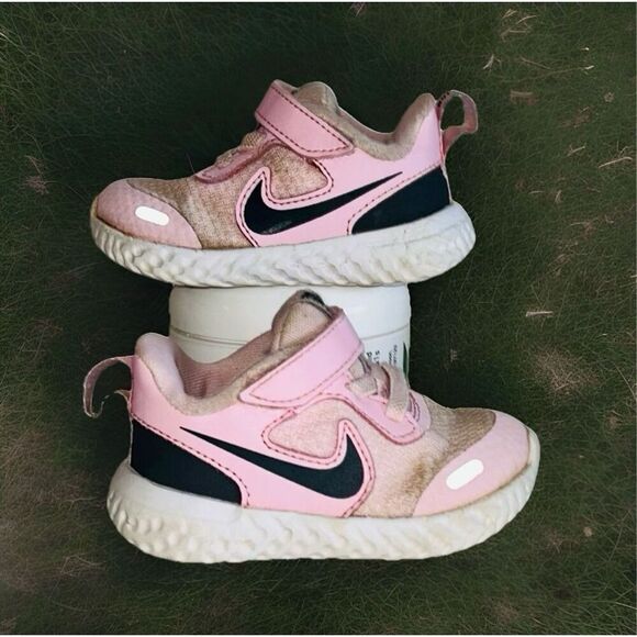 Nike Revolution Baby Toddler Shoes Sneakers Size 4C Pink/Black - Picture 2 of 6
